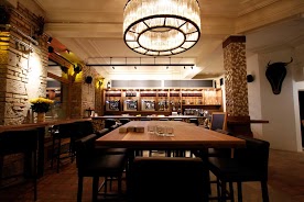 TINTO - tapas y vino