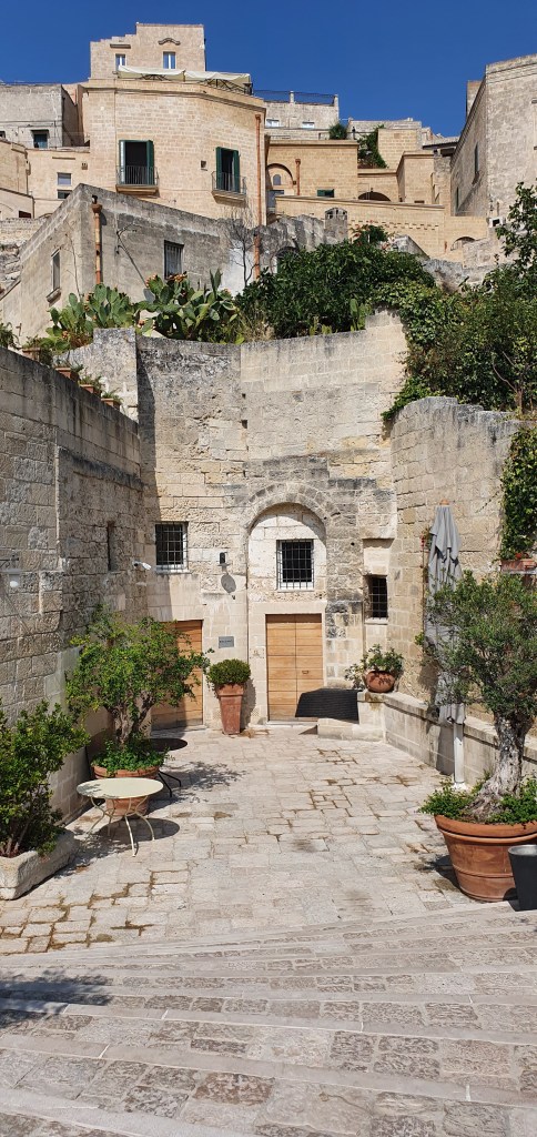 Entrance Baccanti, Matera