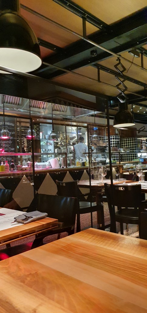 August Zurich, Interior